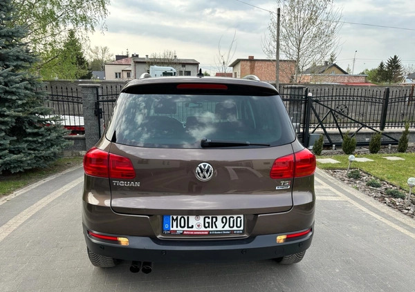 Volkswagen Tiguan cena 54700 przebieg: 177456, rok produkcji 2015 z Gniew małe 326